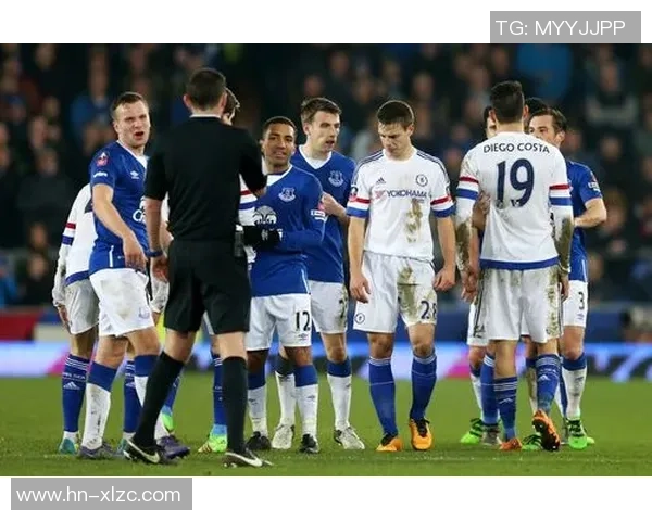 切尔西在足总杯中大胜AC米兰乌龙球成比赛转折点引发全场欢呼