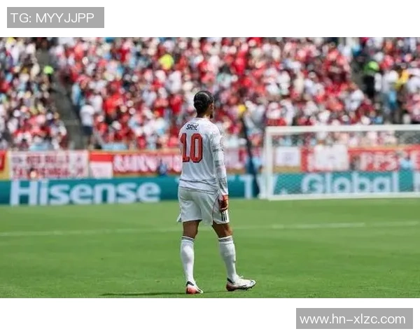 足总杯激战本菲卡与巴萨握手言和转会风波再起引发球迷热议